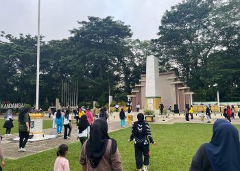 ENERGI POSITIF DALAM AEROBIC BERSAMA DI LAPANGAN LAMBUNG MANGKURAT KANDANGAN