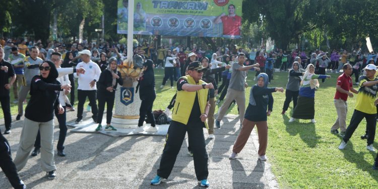 PEMKAB HSS GELAR SENAM BERSAMA MERIAHKAN PEMBUKAAN TARKAM