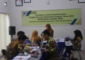 TIM PENILAI LOMBA DESA TINGKAT PROVINSI KALIMANTAN SELATAN 2024 LANJUTKAN KLARIFIKASI LAPANGAN KE KELURAHAN JAMBU HILIR, KANDANGAN