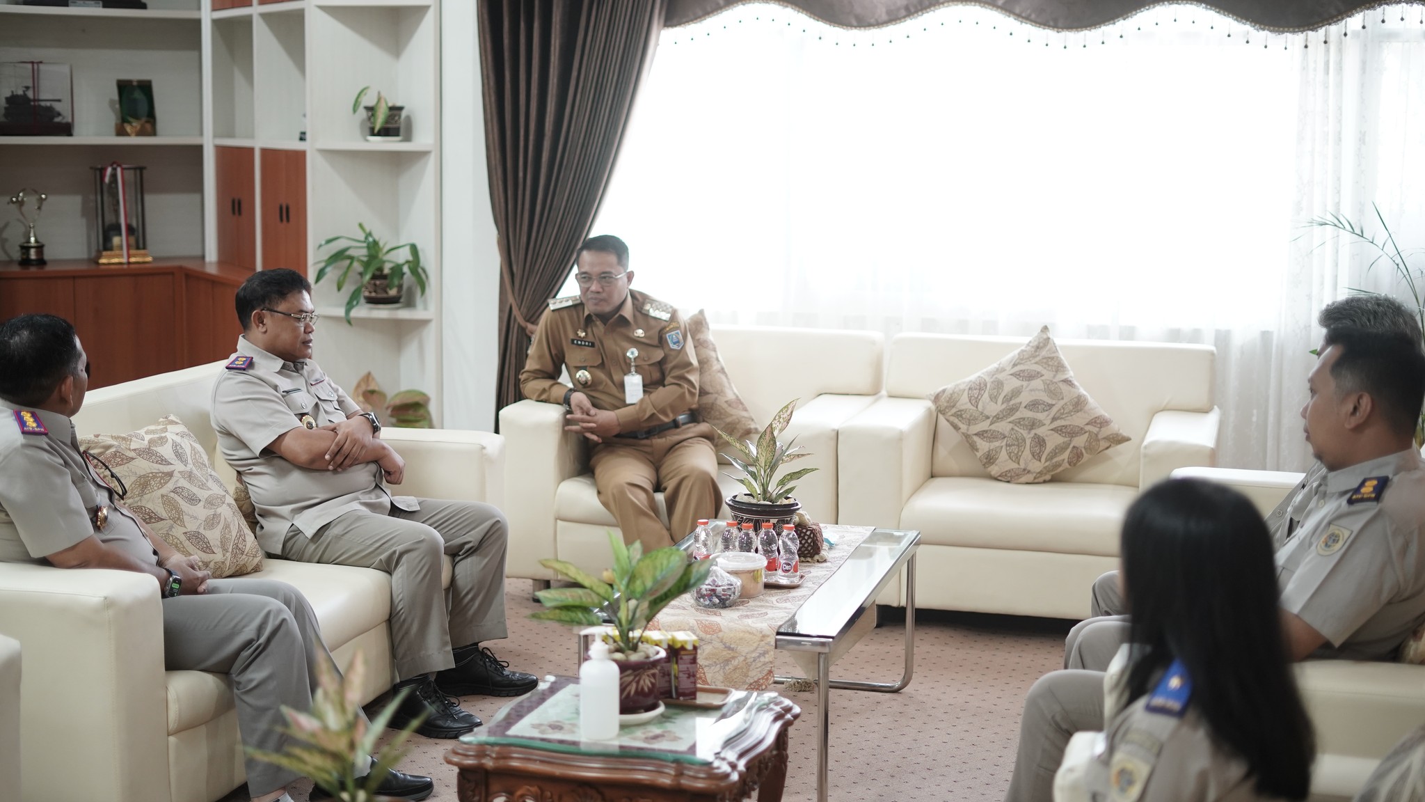 PJ BUPATI HSS TERIMA KUNJUNGAN DAN SILATURAHMI KEPALA BPN HSS