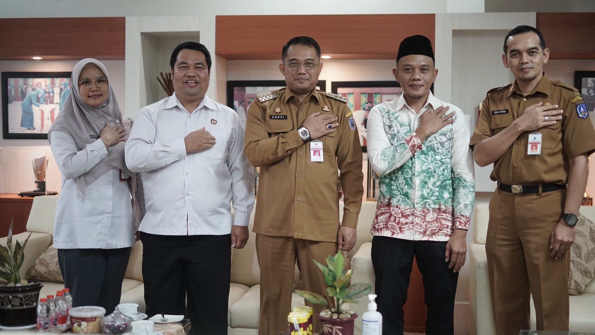 KPU KABUPATEN HSS AUDIENSI DENGAN PJ BUPATI HSS TERKAIT TAHAPAN PILKADA 2024