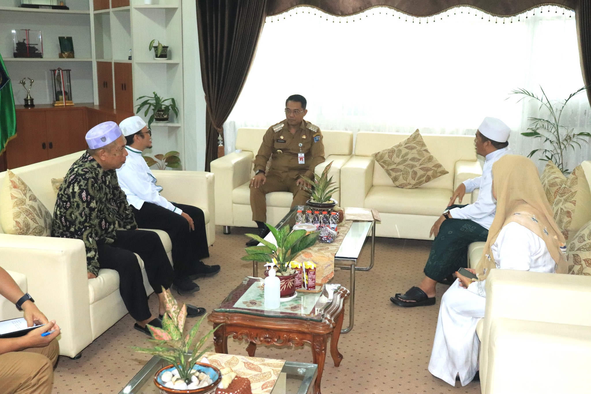 PEMKAB & MUI SEPAKAT LAKUKAN MONITORING DAN EVALUASI PARA MAHASISWA & SANTRI DI LUAR NEGERI