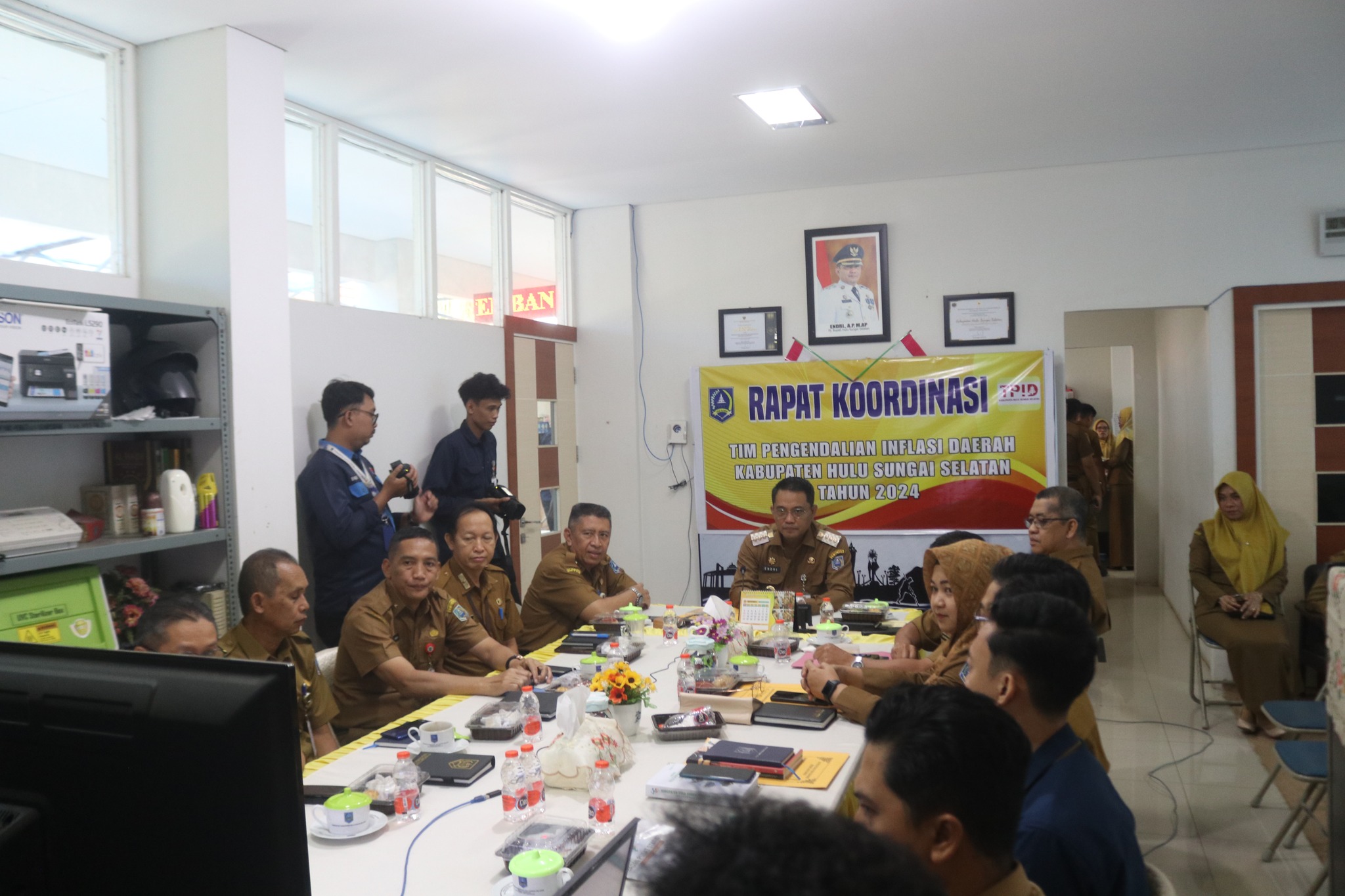 PENJABAT BUPATI HULU SUNGAI SELATAN IKUTI RAPAT KOORDINASI PENGENDALIAN INFLASI TAHUN 2024 SECARA DARING