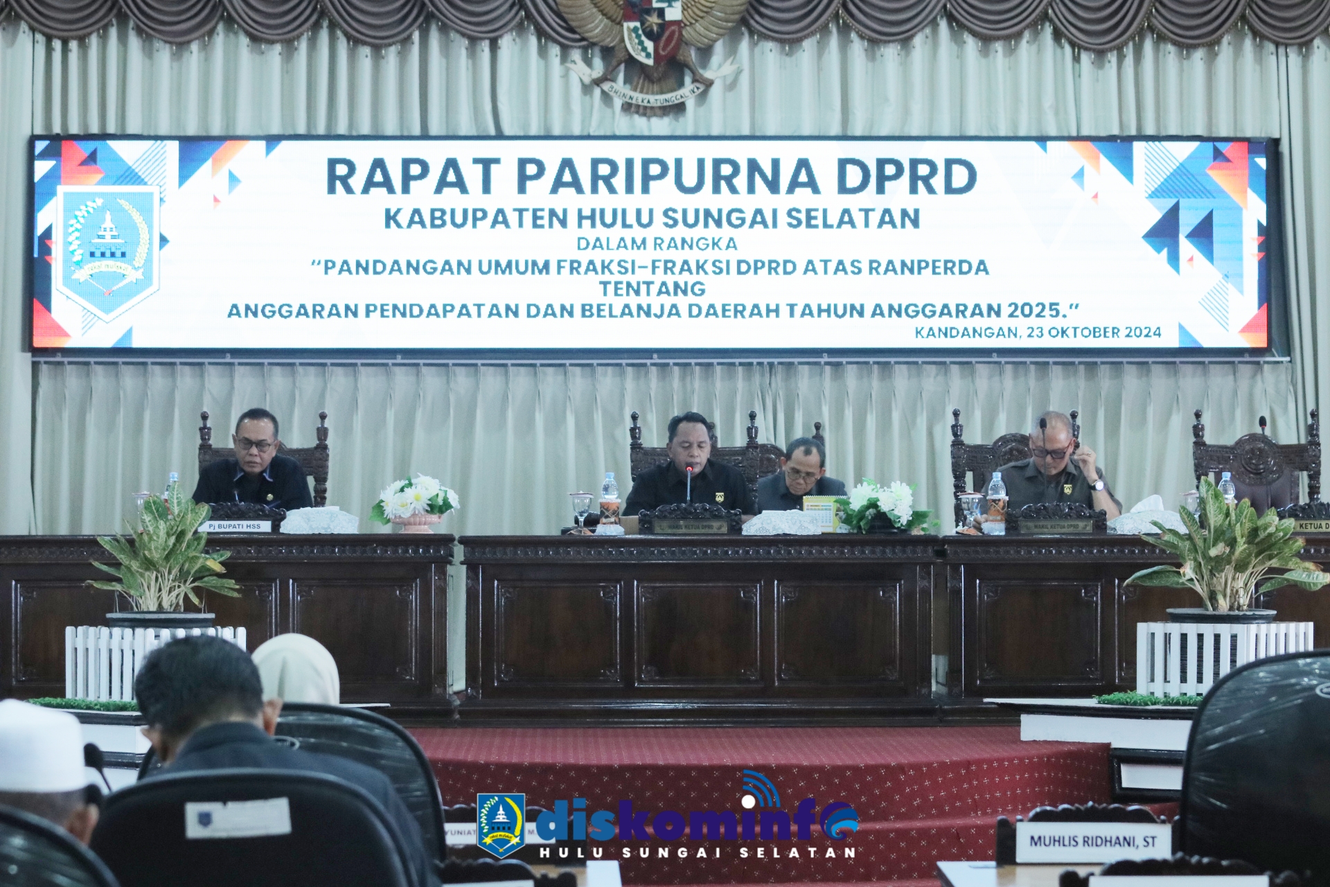 RAPAT PARIPURNA DPRD KAB. HSS MENGENAI PANDANGAN UMUM FRAKSI ATAS RANPERDA APBD TAHUN ANGGARAN 2025