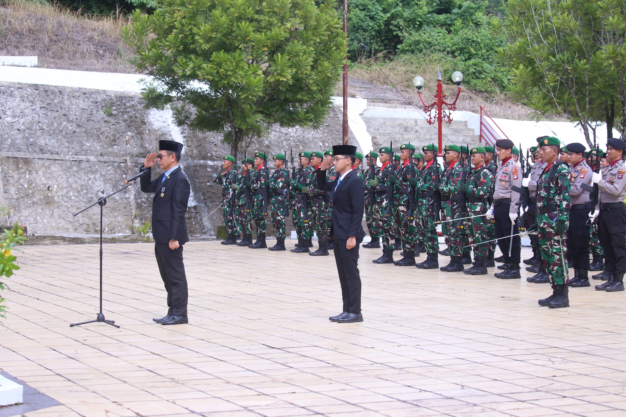 SEKDA HULU SUNGAI SELATAN DAN FORKOPIMDA GELAR ZIARAH DI TAMAN MAKAM PAHLAWAN PUSARA BHAKTI BANUA