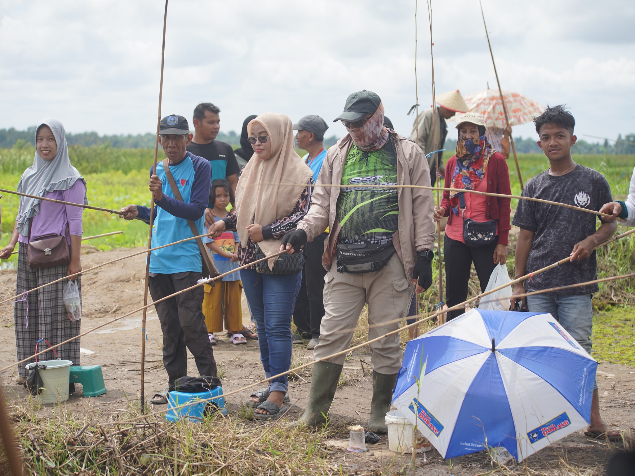 LOMBA MANCING BAUNJUN PARING 2024 MERIAHKAN PERINGATAN HARI JADI KE-74 KABUPATEN HULU SUNGAI SELATAN