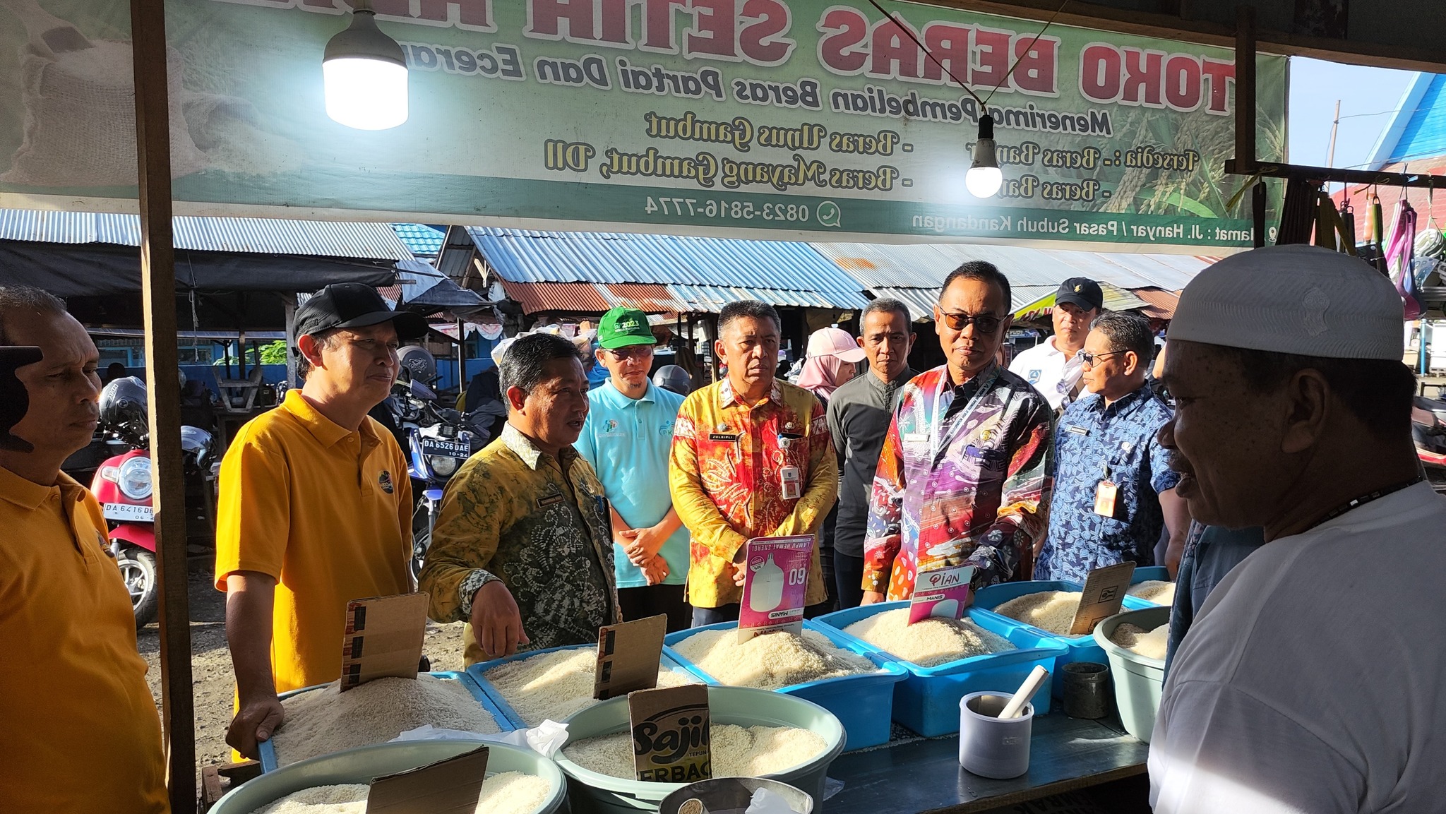 SEKRETARIS DAERAH KABUPATEN HULU SUNGAI SELATAN PANTAU HARGA KEBUTUHAN POKOK JELANG NATAL 2024