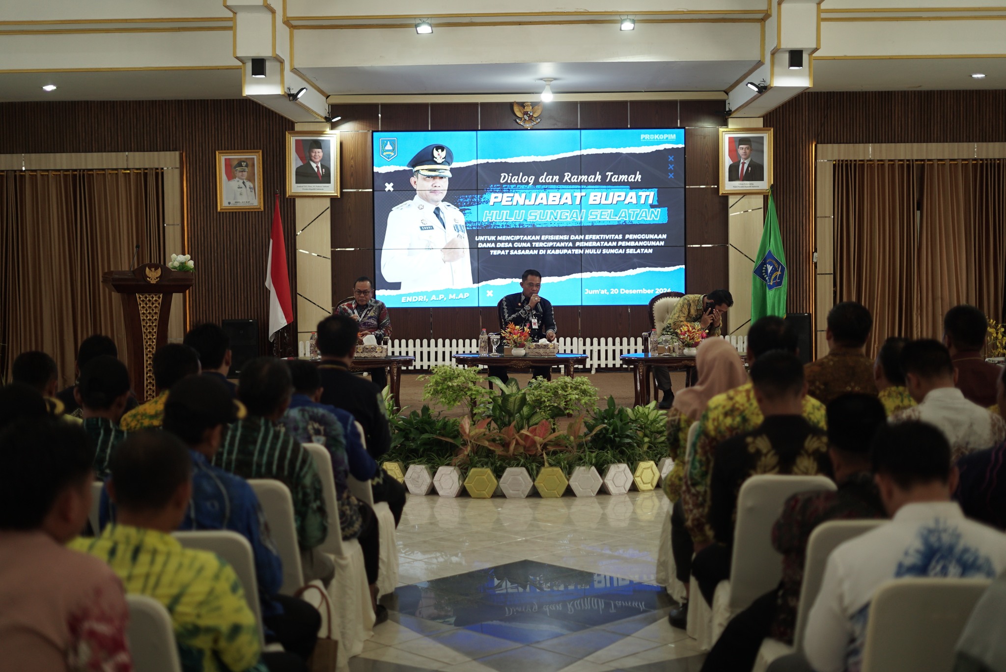 SUKSESKAN PEMBANGUNAN DAERAH, PENJABAT BUPATI HSS GELAR RAMAH TAMAH DAN DIALOG DENGAN PEMERINTAH DESA