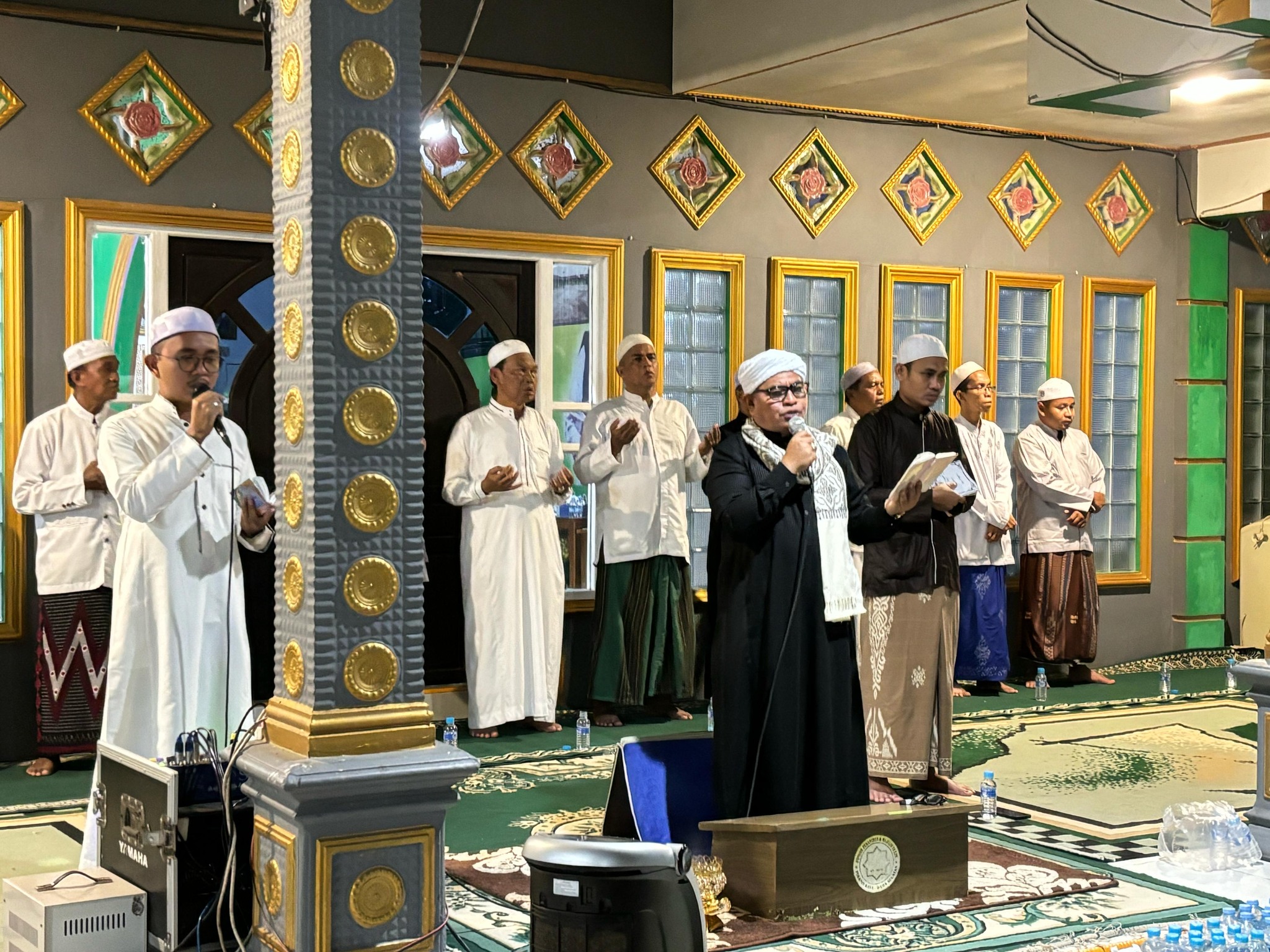 DALAM CAHAYANYA MAJELIS, WAKIL BUPATI HSS SURIANI HADIRI MANAKIN SAYYIDAH KHADIJAH AL KUBRO