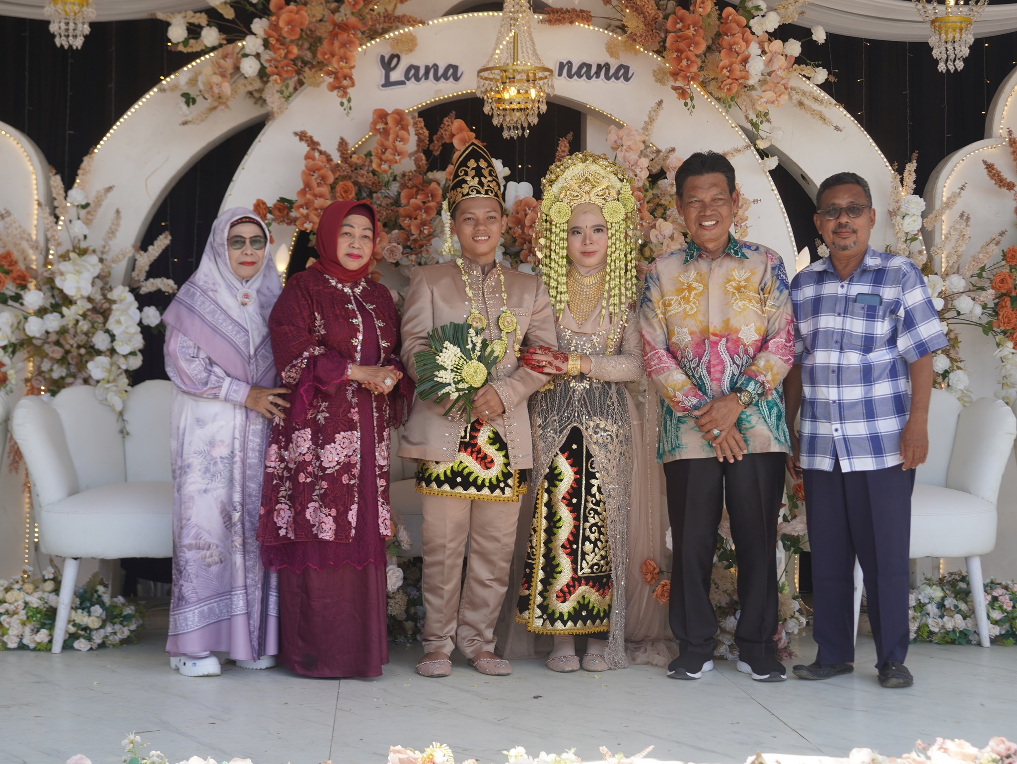 WAKIL BUPATI HSS BERSAMA KETUA GOW KAB.HSS HADIRI DAN BERIKAN DOA RESTU DI SERANGKAIAN RESEPSI PERKAWINAN
