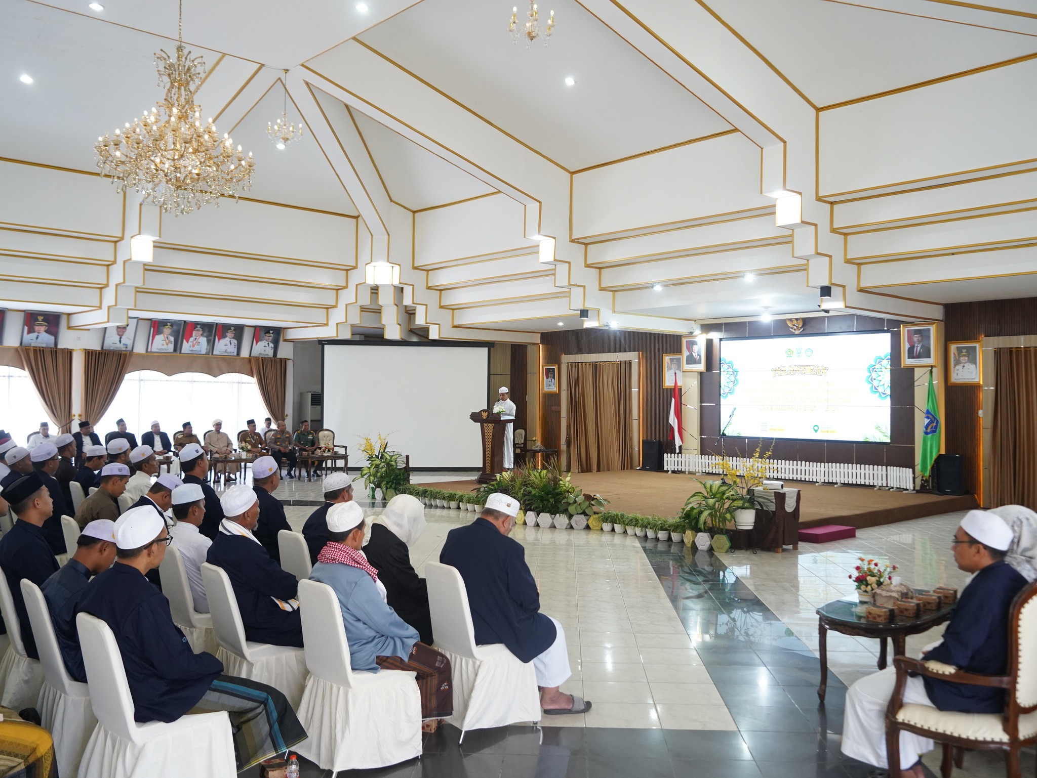 PERERAT SILATURAHMI DAN SINERGI ANTAR PONDOK PESANTREN, BUPATI HSS HADIRI PELANTIKAN DPC FKPP PERIODE 2025-2029