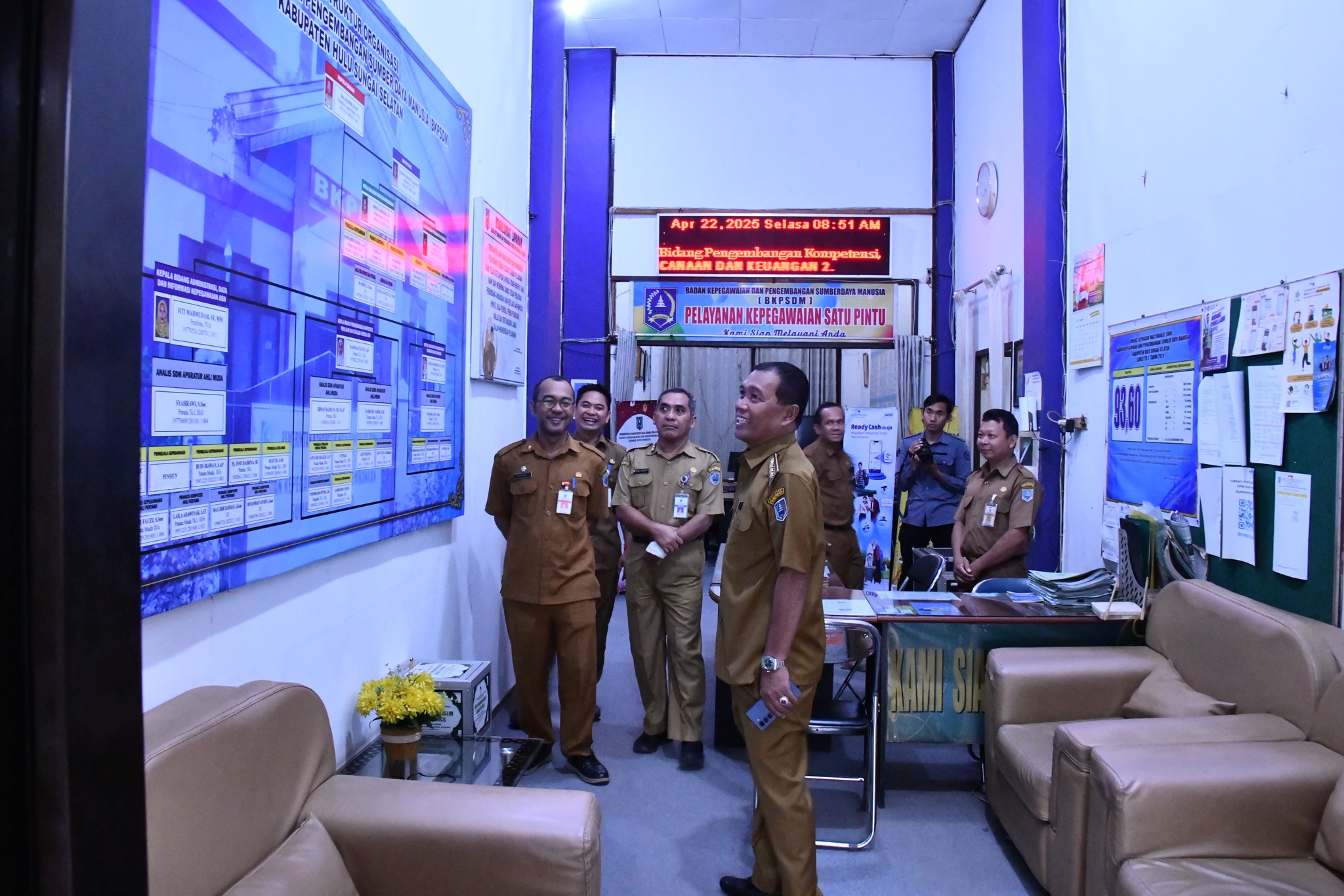 BUPATI HSS LAKUKAN KUNJUNGAN KERJA : DARI RENCANA GEDUNG DIKLAT HINGGA PEMBENAHAN RUANG KERJA OPD