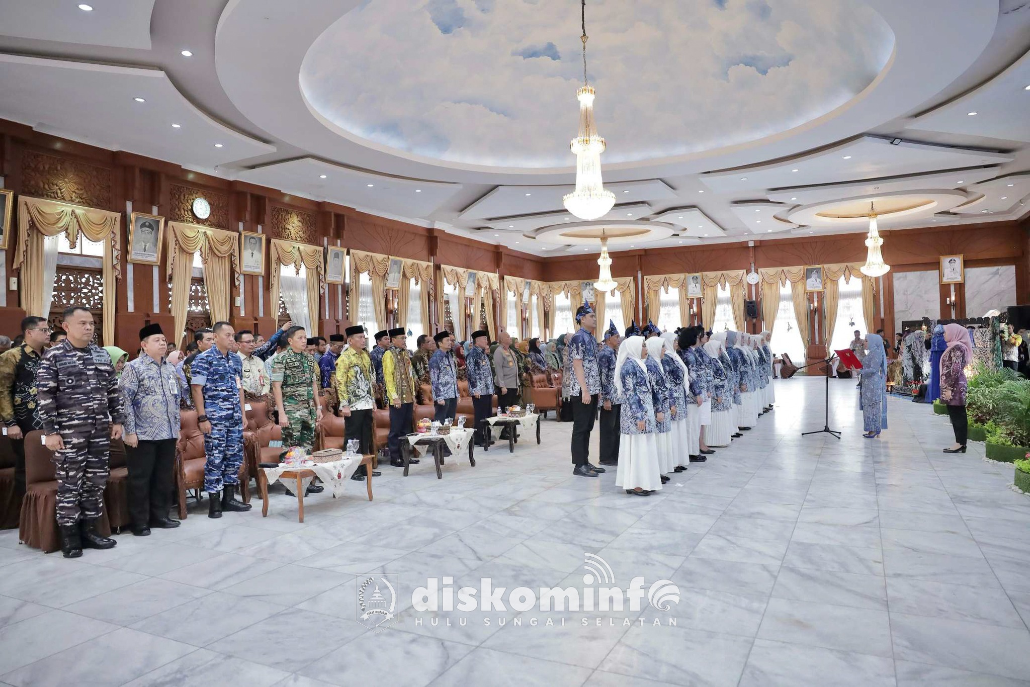 PELANTIKAN DEKRANASDA KALSEL DIHARAPKAN PERCEPAT PERTUMBUHAN EKONOMI KREATIF BERBASIS KERAJINAN LOKAL