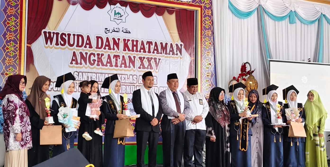 WISUDA DAN KHATAMAN ANGKATAN XXV, PONDOK PESANTREN IBNU MAS’UD PUTRI CETAK GENERASI BERAKHLAK DAN BERPRESTASI