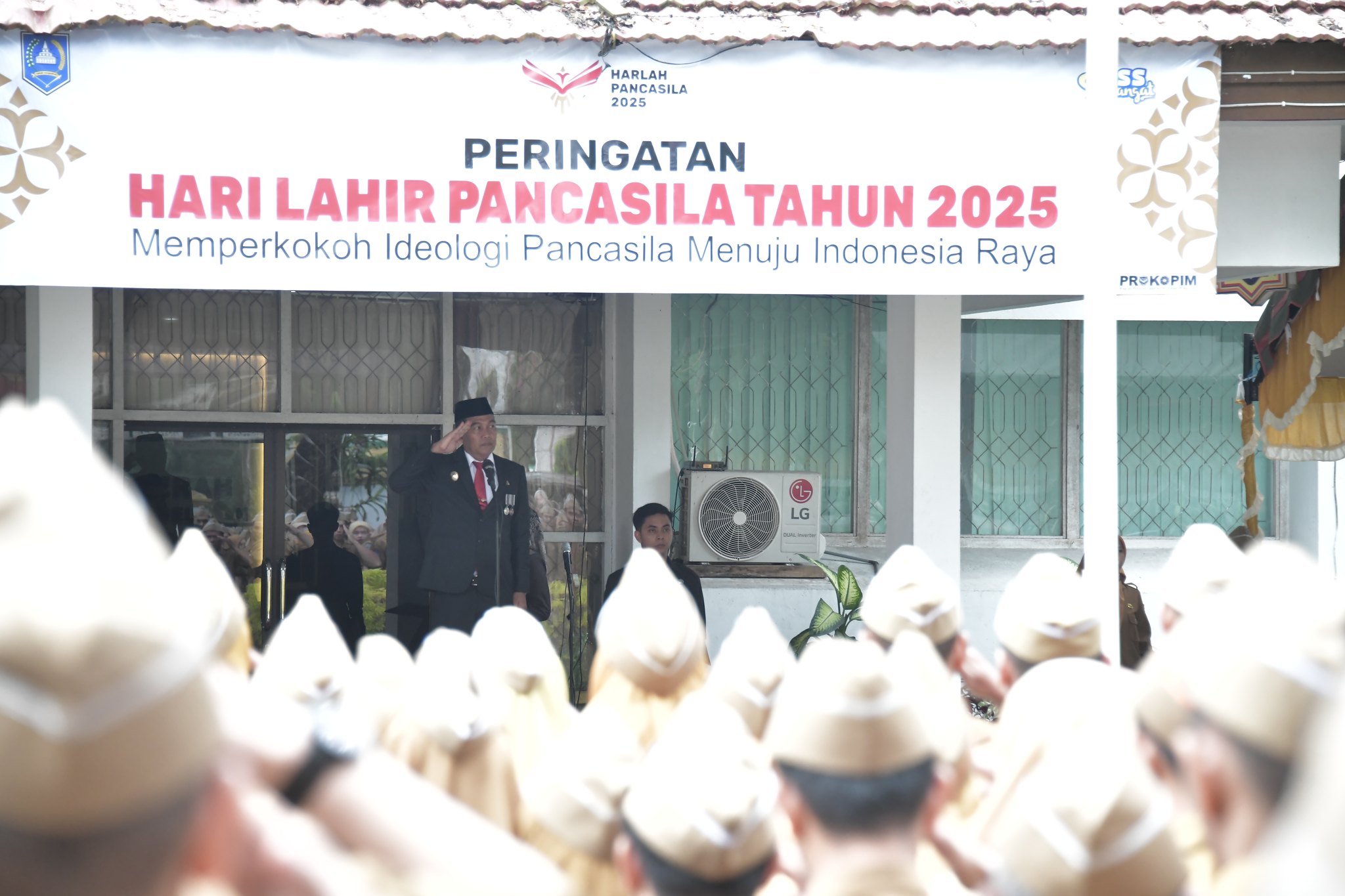 PERINGATI HARI LAHIR PANCASILA, BUPATI HSS AJAK MASYARAKAT TEGUHKAN KOMITMEN KEBANGSAAN