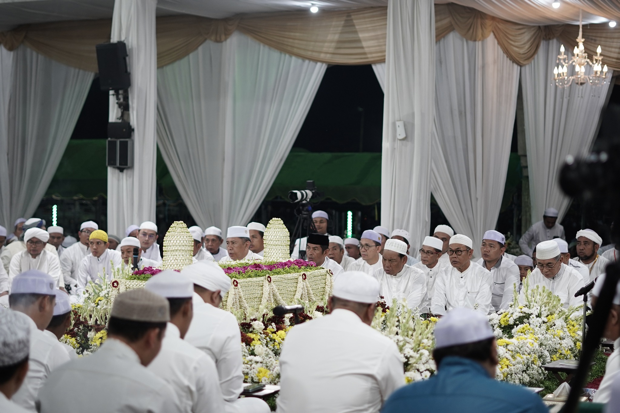 RIBUAN JAMAAH HADIRI HAUL KE-4 GURU KAPUH DI DESA KAPUH, KAB. HSS