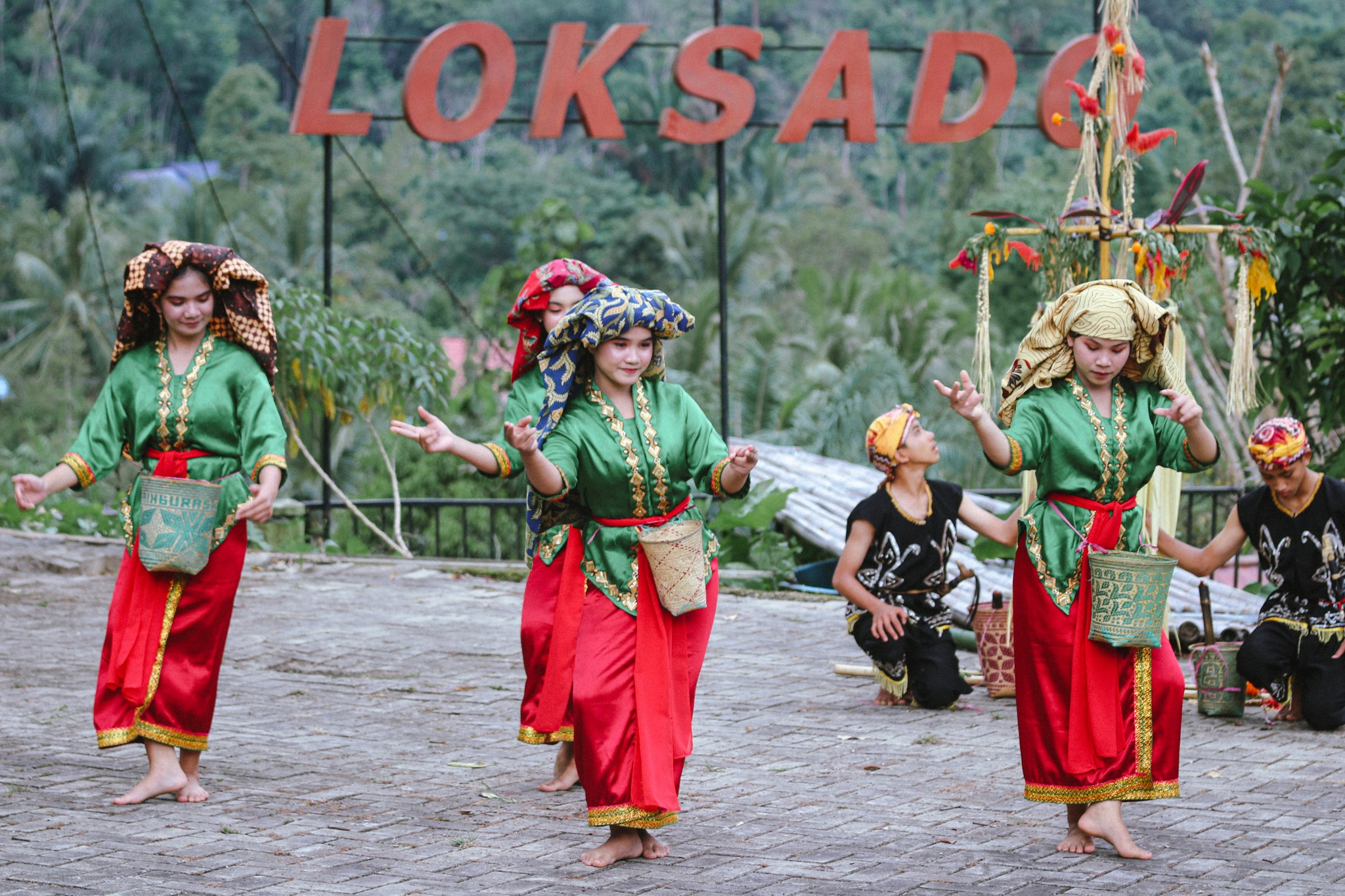 TIM VERIFIKASI WBTB KUNJUNGI HSS, TINJAU TARI BABANGSAI DAN BAKANJAR SEBAGAI WARISAN BUDAYA TAKBENDA INDONESIA