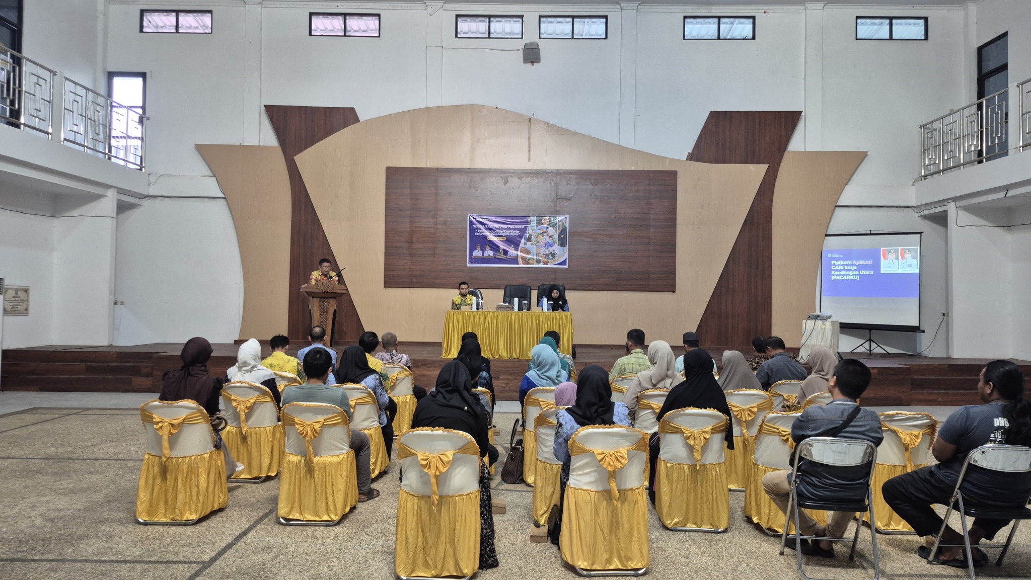 INOVASI DIGITAL: KELURAHAN KANDANGAN UTARA RESMIKAN APLIKASI PENCARI KERJA PACARKU