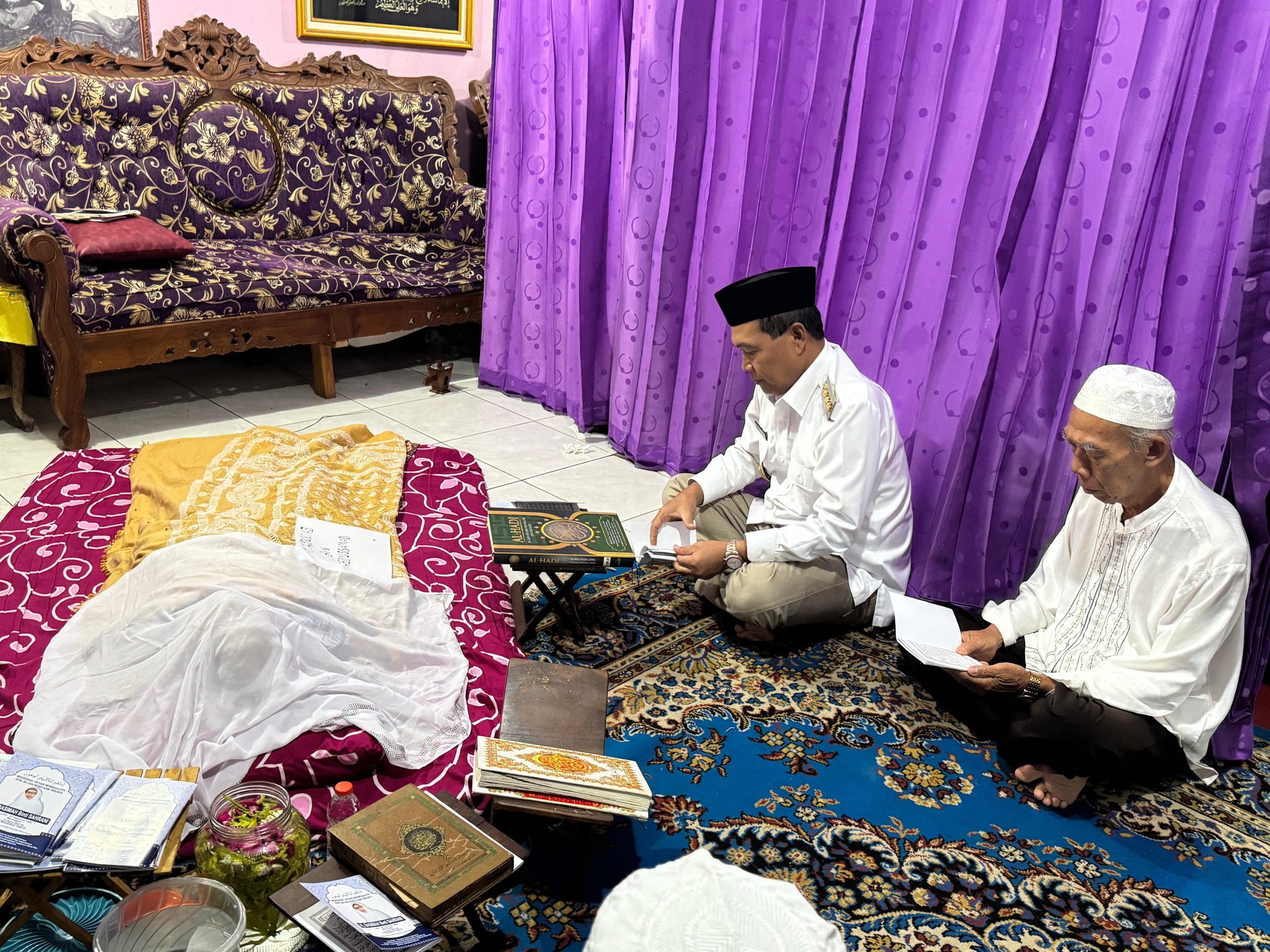 BUPATI HSS TAKZIAH KE RUMAH DUKA ALMARHUM HM MASDUKI AS