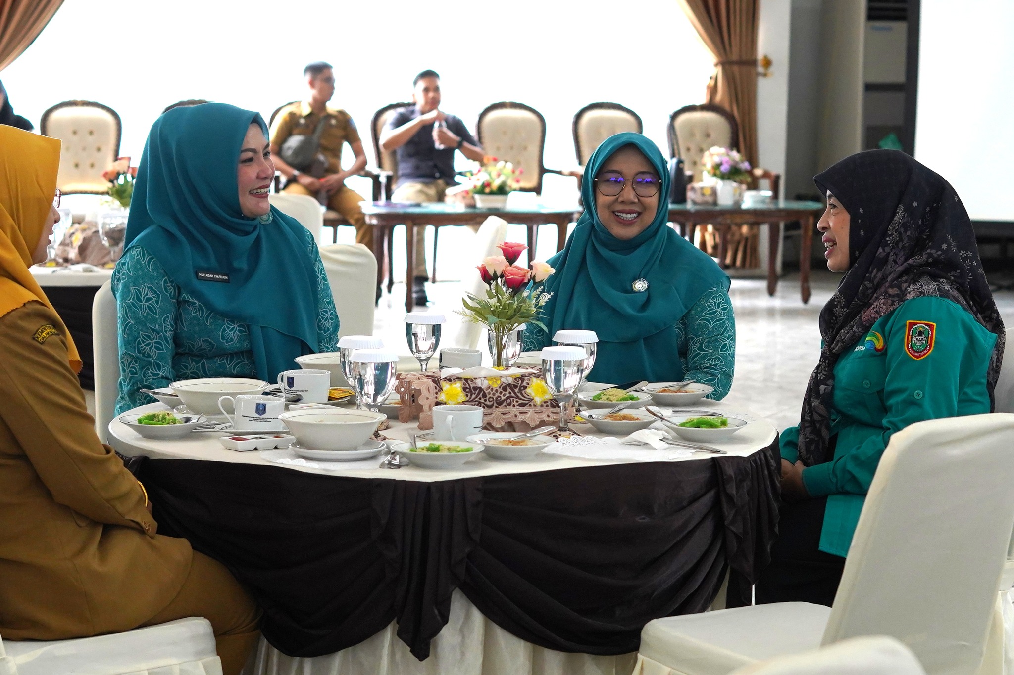 KEDATANGAN TIM VERIFIKASI LAPANGAN LOMBA DASAWISMA BER-PHBS KE KABUPATEN HSS