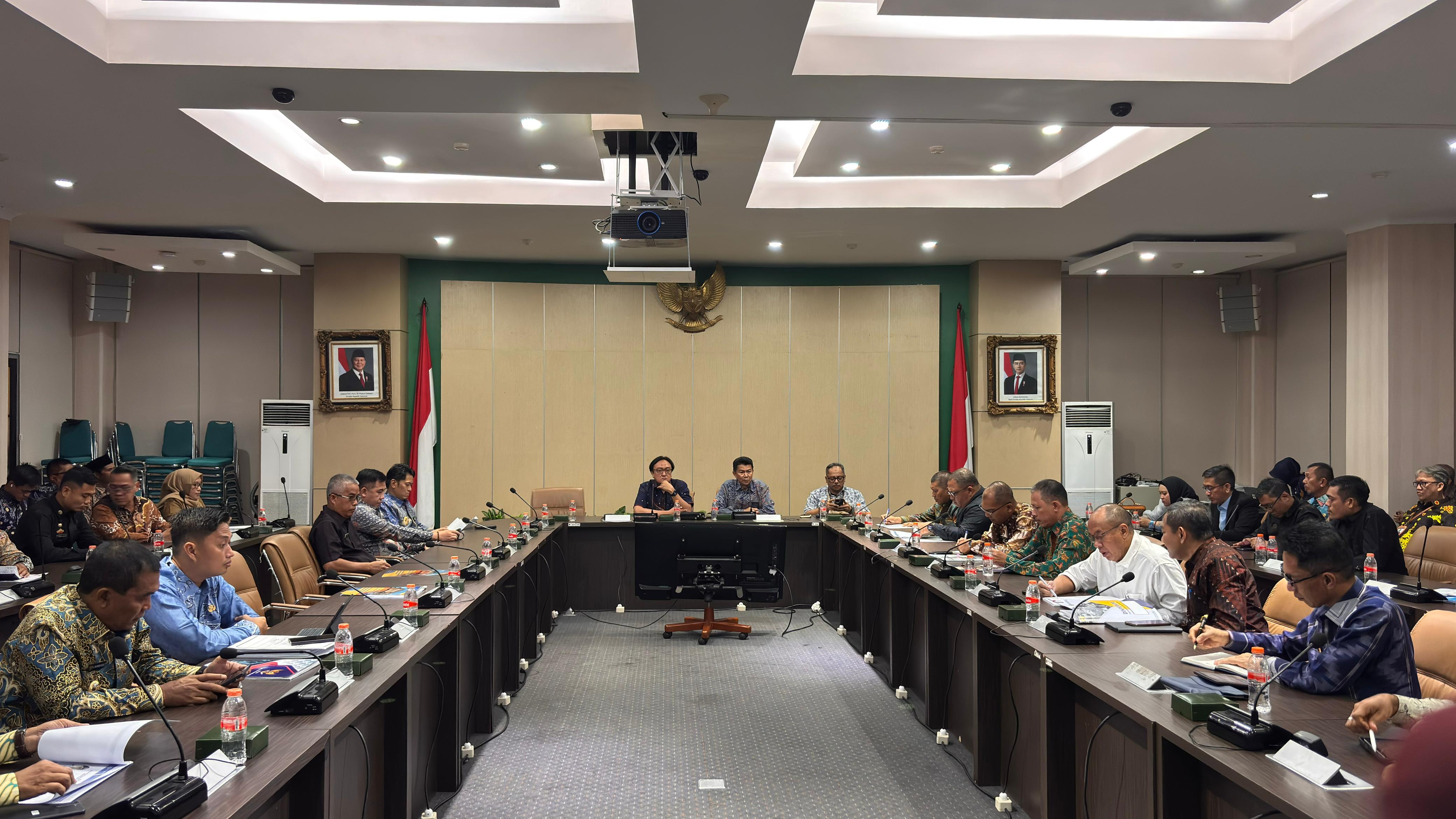 BUPATI HSS AUDIENSI KE KEMEN PKP, BAHAS USULAN PERUMAHAN UNTUK MASYARAKAT BERPENGHASILAN RENDAH