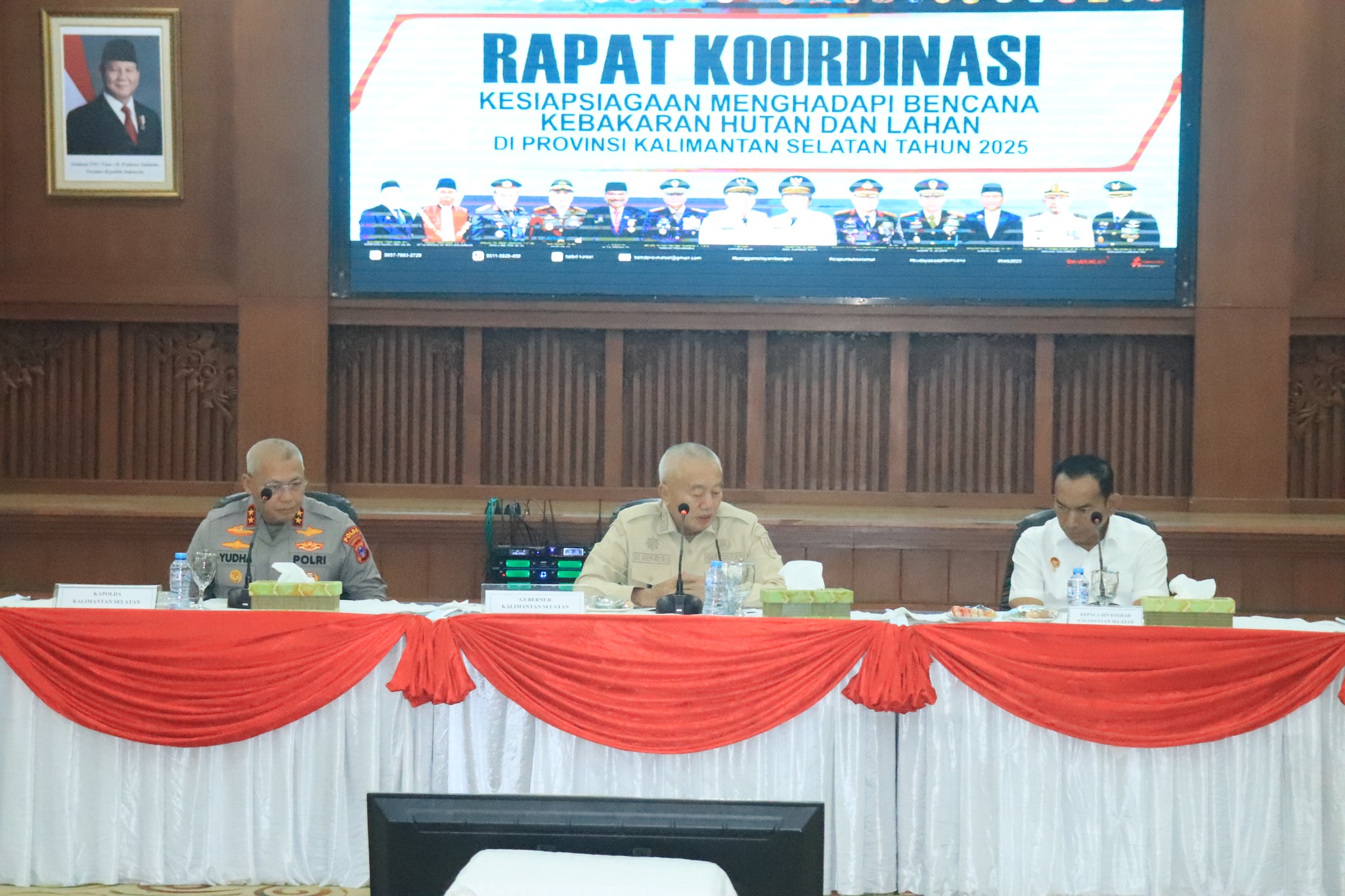 GUBERNUR BEBERKAN UPAYA PENANGANAN KARHUTLA KALSEL, WABUP DUKUNG DENGAN PEMBUATAN EMBUNG DI HSS