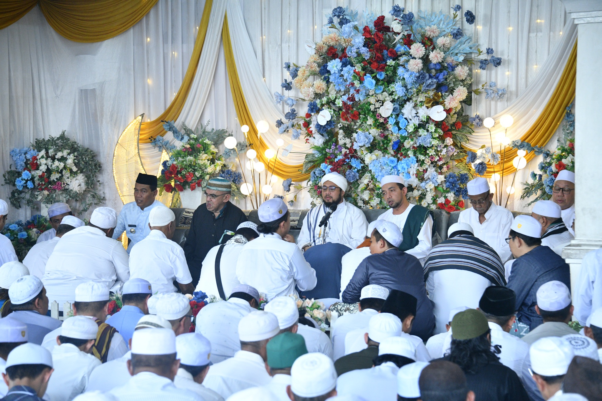HAUL KE-93 HABIB IBRAHIM BIN UMAR AL-HABSYI, BUPATI HSS AJAK WARGA TELADANI AKHLAK MULIA ULAMA BESAR
