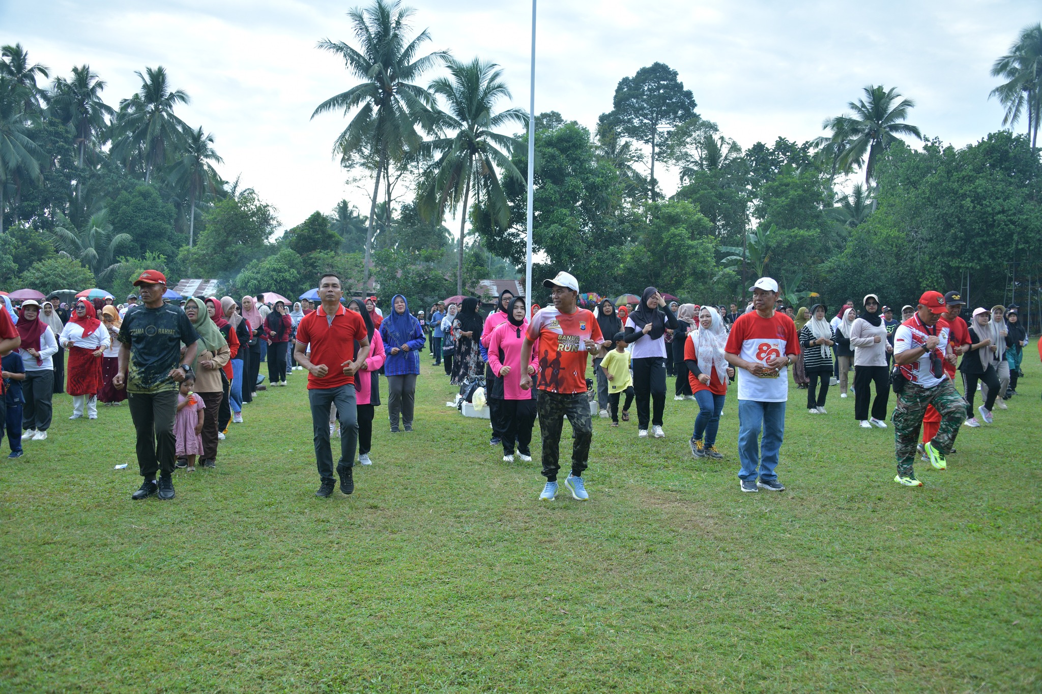MERIAH DAN PENUH KEBERSAMAAN, KECAMATAN SIMPUR GELAR LOMBA HUT RI DIHADIRI BUPATI HSS DAN WAKIL BUPATI HSS SERTA KETUA GOW KAB. HSS