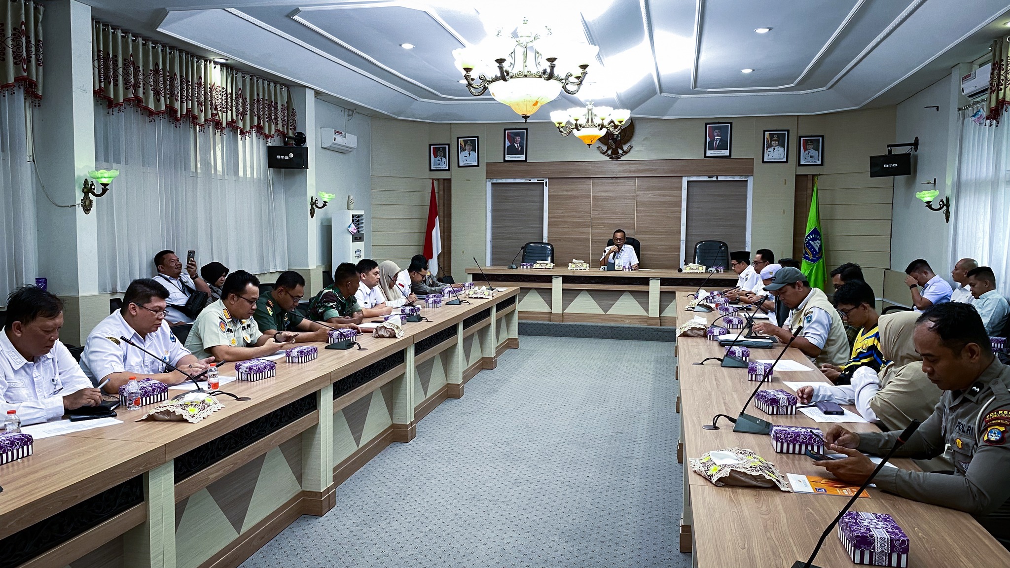 SEKDA HSS PIMPIN RAKOR PERSIAPAN “HSS BERSHOLAWAT” DAN “PESTA RAKYAT”