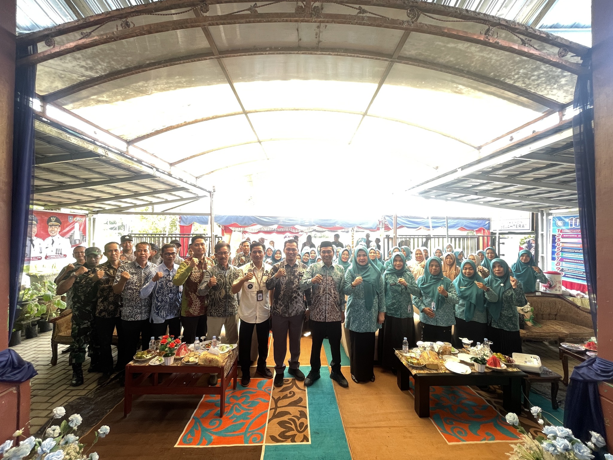 BUPATI HSS SAMBUT TIM VERIFIKASI LOMBA AKU HATINYA PKK TINGKAT PROVINSI DI DESA ANGKINANG