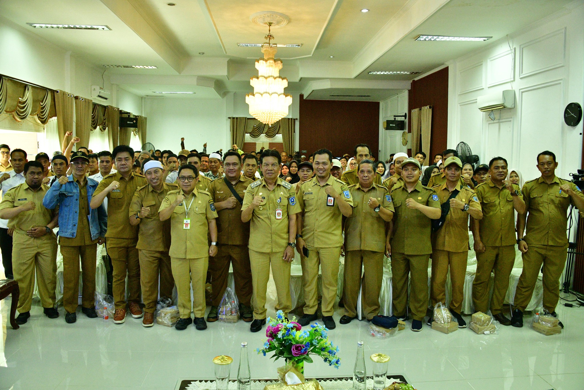 DIALOG PEMBANGUNAN BERLANJUT, WABUP HSS TAMPUNG ASPIRASI WARGA LOKSADO DAN PADANG BATUNG