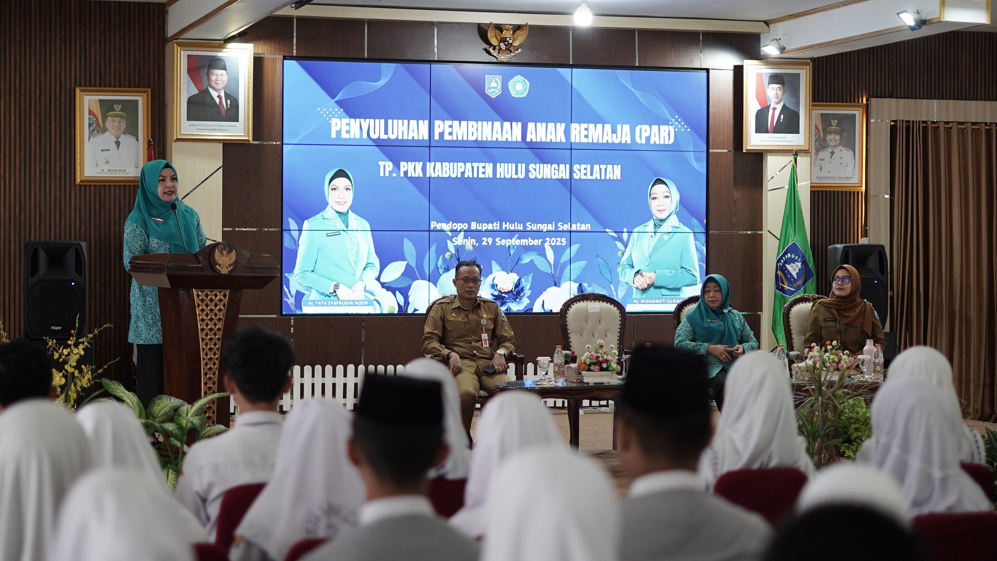 TP PKK HSS BINA GENERASI MUDA: PENYULUHAN REMAJA DAN POLA ASUH DI ERA DIGITAL