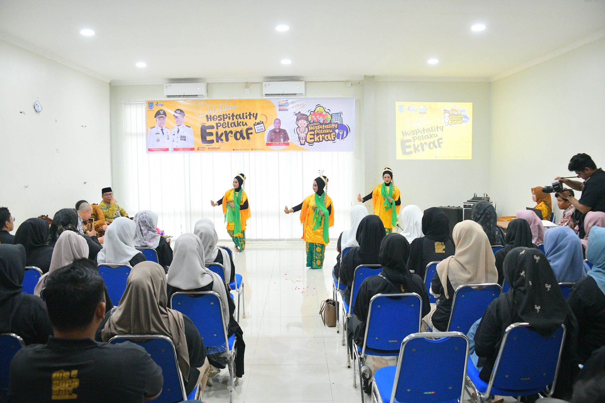 PELATIHAN HOSPITALITY BAGI PELAKU EKONOMI KREATIF RESMI DIBUKA DI HULU SUNGAI SELATAN