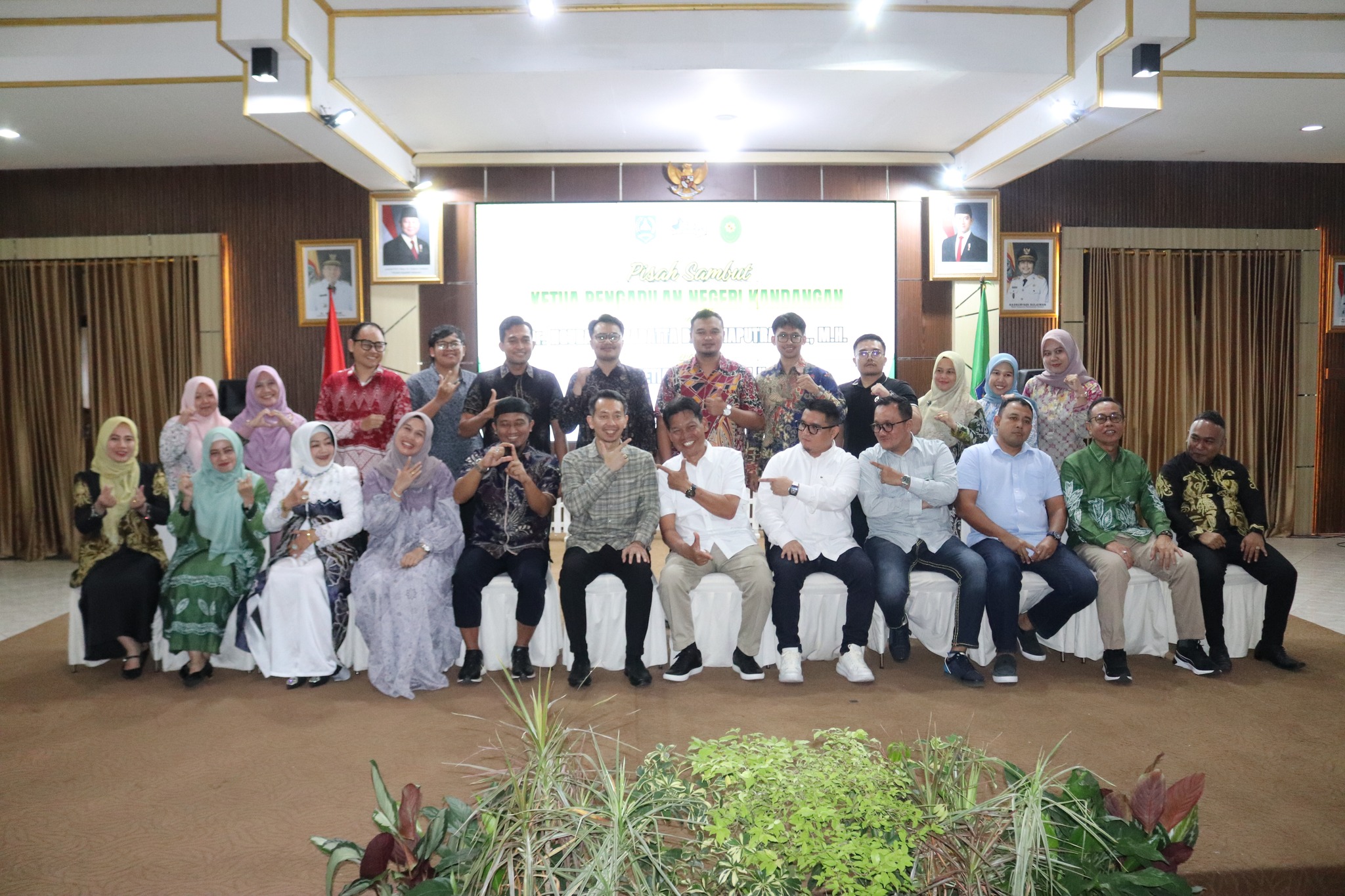 PISAH SAMBUT KETUA PN KANDANGAN : NGURAH SURADATTA PAMIT SETELAH 4 TAHUN, EKO SETIAWAN NAIK SEBAGAI PIMPINAN BARU