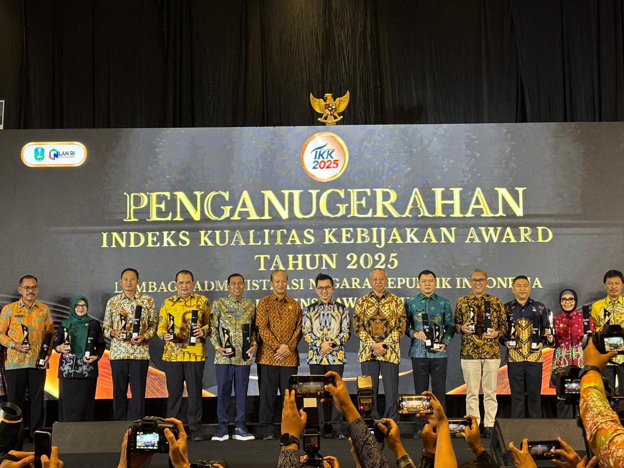 HULU SUNGAI SELATAN RAIH PENGHARGAAN INDEKS KUALITAS KEBIJAKAN 2025 DENGAN KUALIFIKASI UNGGUL