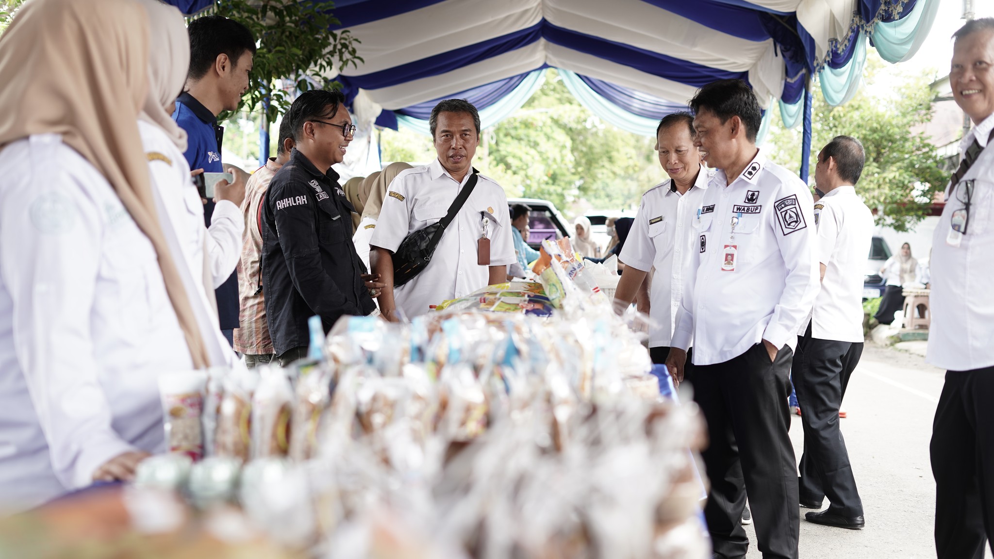 BAZAAR PANGAN MURAH DI HSS, WABUP SURIANI PASTIKAN HARGA STABIL DAN TERJANGKAU