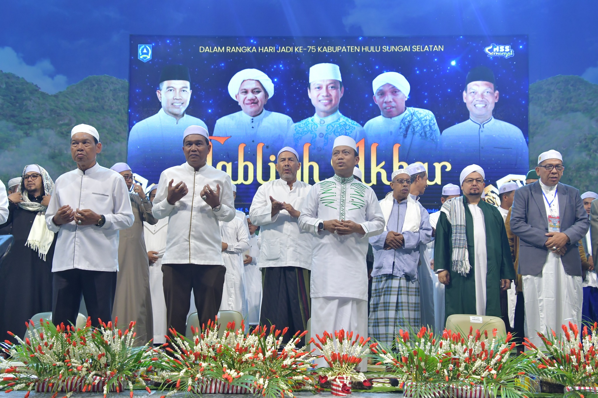 TABLIGH AKBAR MERIAHKAN PENUTUPAN HSS UMKM EXPO 2025 DI PERINGATAN HARJAD KE-75 KABUPATEN HSS