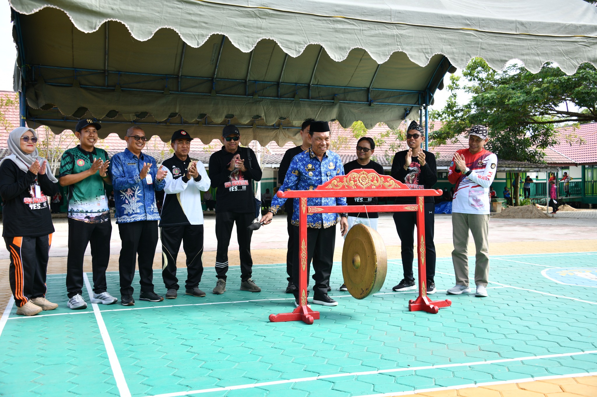 WABUP HSS BUKA LOMBA DAN SENAM BERSAMA PTK PGRI DAHA SELATAN