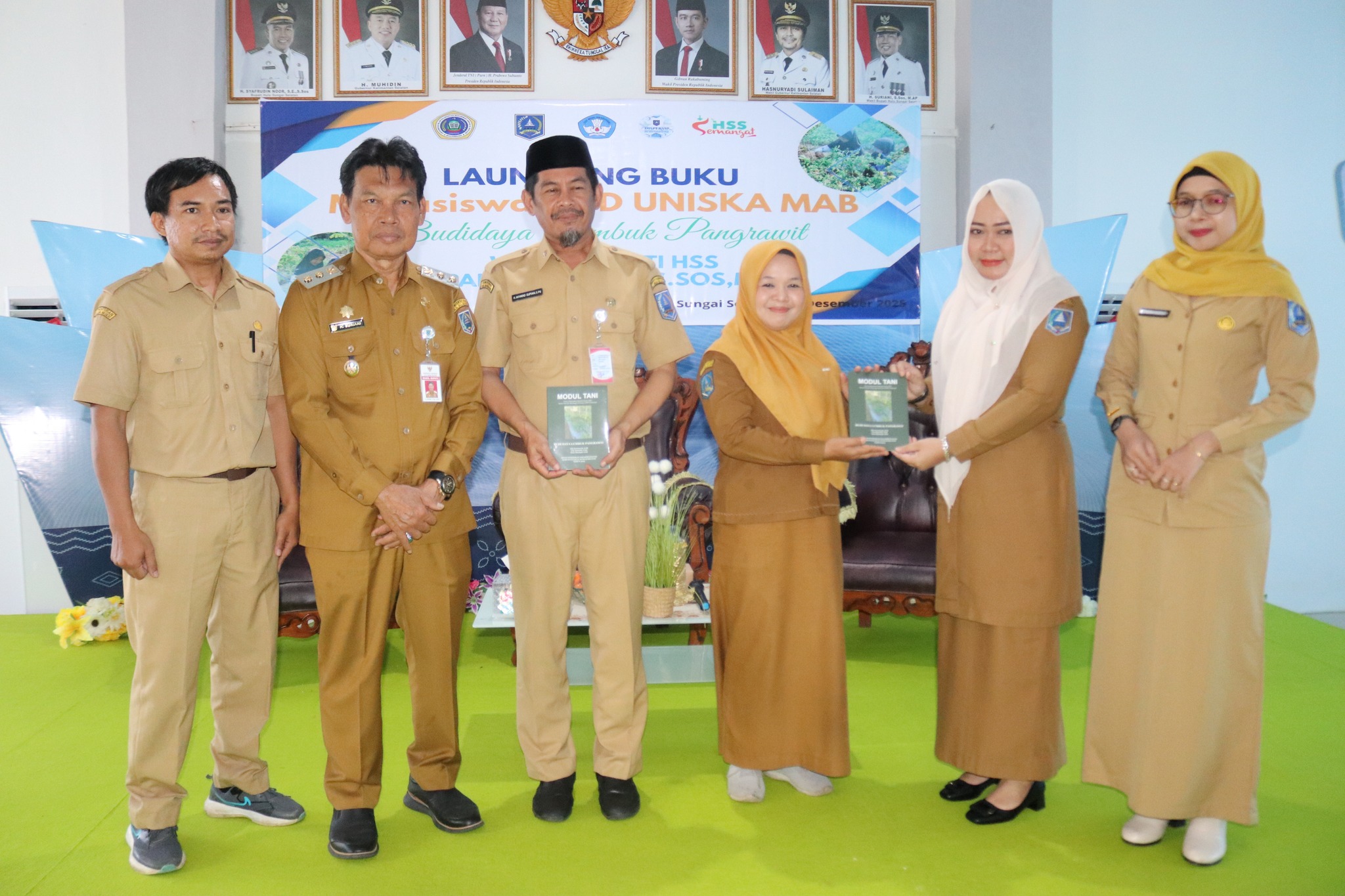DUKUNG SEKTOR PERTANIAN DAN LITERASI, PEMKAB HSS RESMI LUNCURKAN BUKU “BUDIDAYA LUMBUK PANGRAWIT”