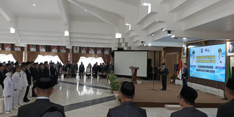 PERKUAT PELAYANAN, PEMKAB HSS LANTIK DAN AMBIL SUMPAH PEJABAT