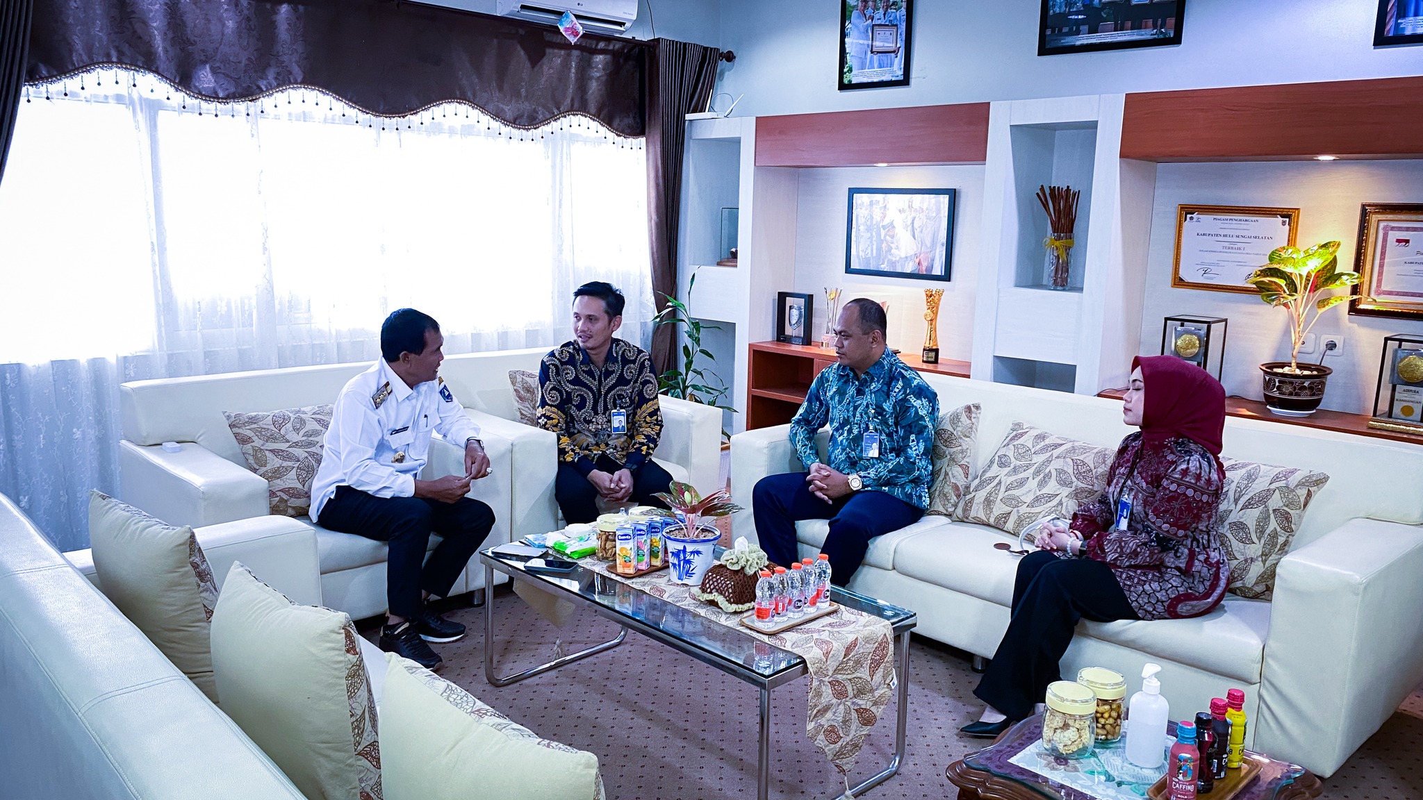 PERKUAT SINERGI, BUPATI HSS TERIMA KUNJUNGAN PIMPINAN CABANG BRI KANDANGAN