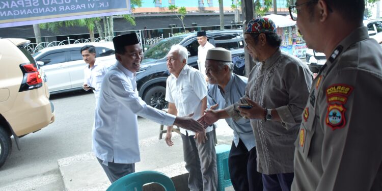 BUPATI HSS BERSAMA BERTAKZIAH KE RUMAH DUKA ALMARMUHAM HJ. YUSTINAH BINTI H. YUSHAK
