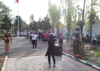 GOW KABUPATEN HSS GELAR SENAM SEHAT BERSAMA UNTUK PERERAT SILATURAHMI ANTARORGANISASI WANITA.