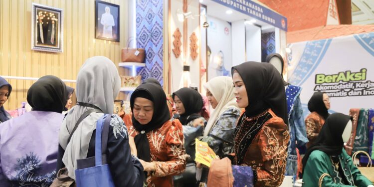 DEKRANASDA HSS BERPARTISIPASI DALAM INACRAFT 2026, TAMPILKAN KARYA KRIYA UNGGULAN ANAK BANUA