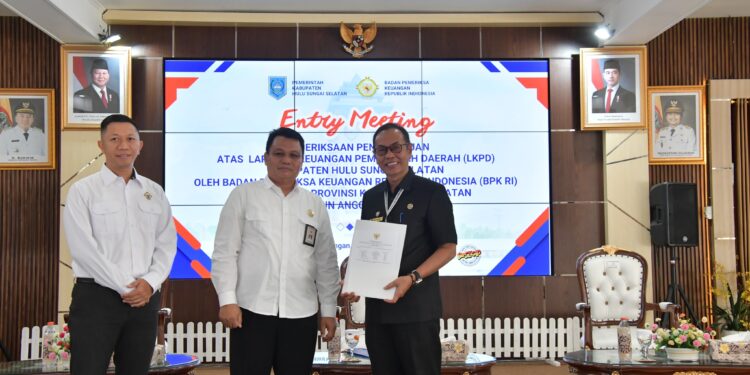 PEMKAB HSS SAMBUT ENTRY MEETING BPK-RI KALSEL TERKAIT PEMERIKSAAN PENDAHULUAN LKPD TA 2025