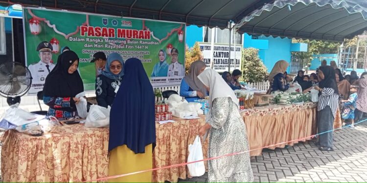 PASAR MURAH DISPERINDAG HSS DIGELAR DI 11 TITIK, DESA TAMBAK BITIN JADI LOKASI PERDANA