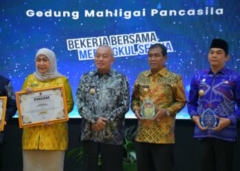 HADIRI RAKOR PERCEPATAN APBN 2026, PEMKAB HULU SUNGAI SELATAN RAIH TERBAIK I DANA DESA 2025