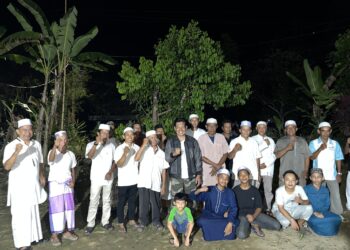 HADIR DI TRADISI SAMBUT BULAN SUCI RAMADAN DESA PISANGAN GITIK, WABUP HSS H. SURIANI BERNOSTALGIA BERSAMA WARGA