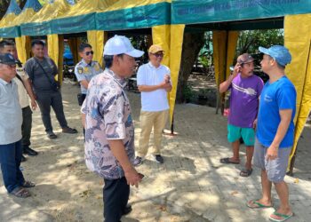 WAKIL BUPATI HSS TINJAU PERSIAPAN LOKASI PASAR RAMADAN WILAYAH DAHA