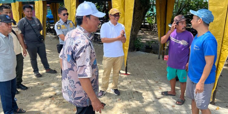WAKIL BUPATI HSS TINJAU PERSIAPAN LOKASI PASAR RAMADAN WILAYAH DAHA